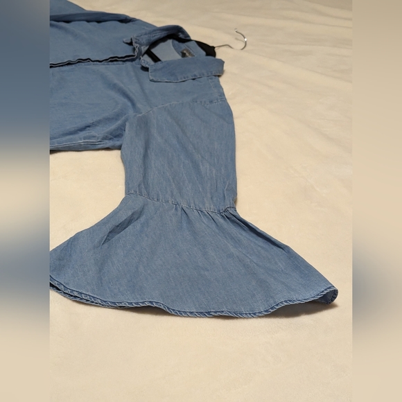 Alexander Jordan Chambray Blouse with Bell Sleeves.  Plus Size. - Picture 3 of 6